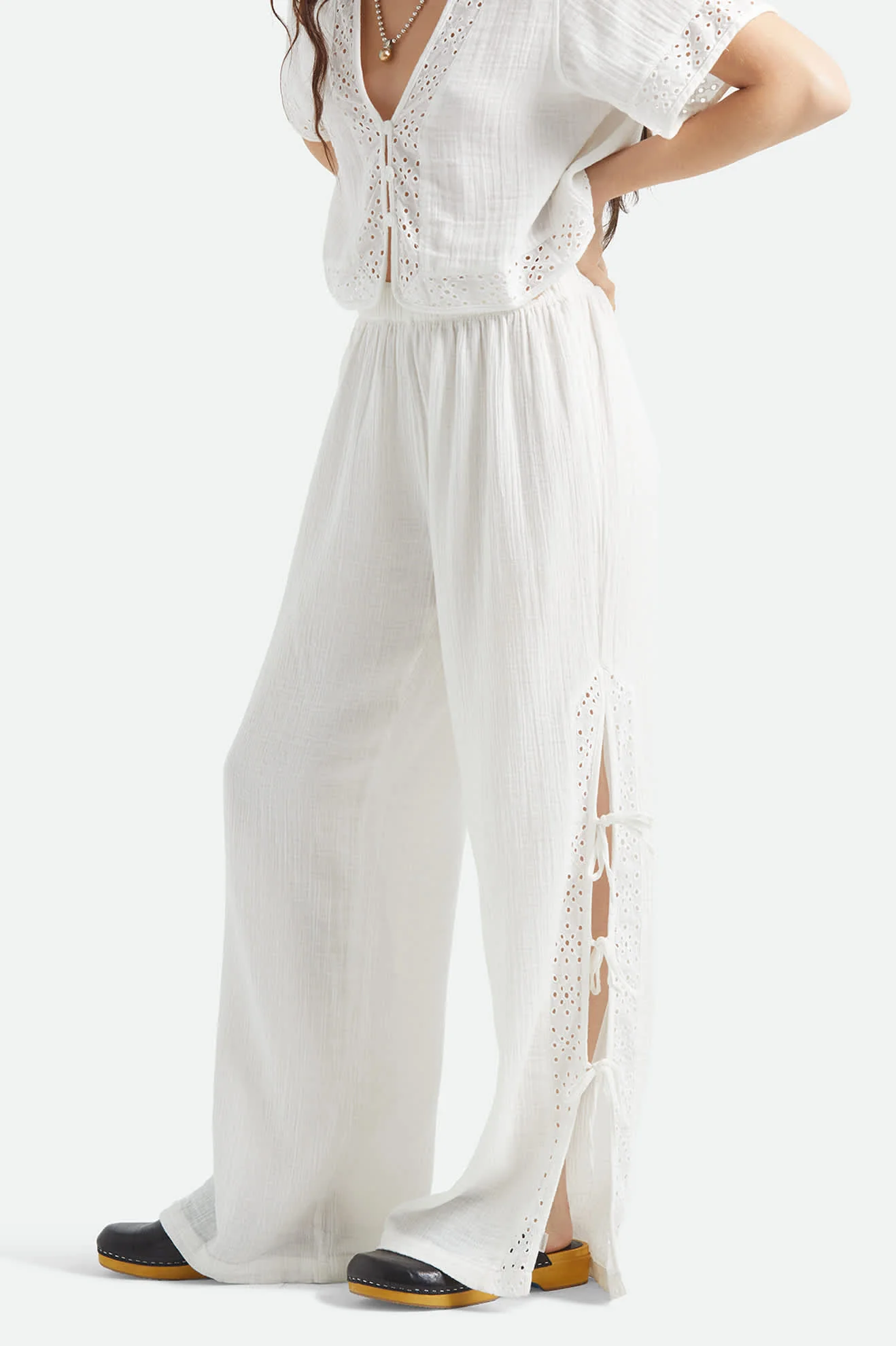 Brixton FEMMES SEASIDE EYELET WIDE LEG PANT