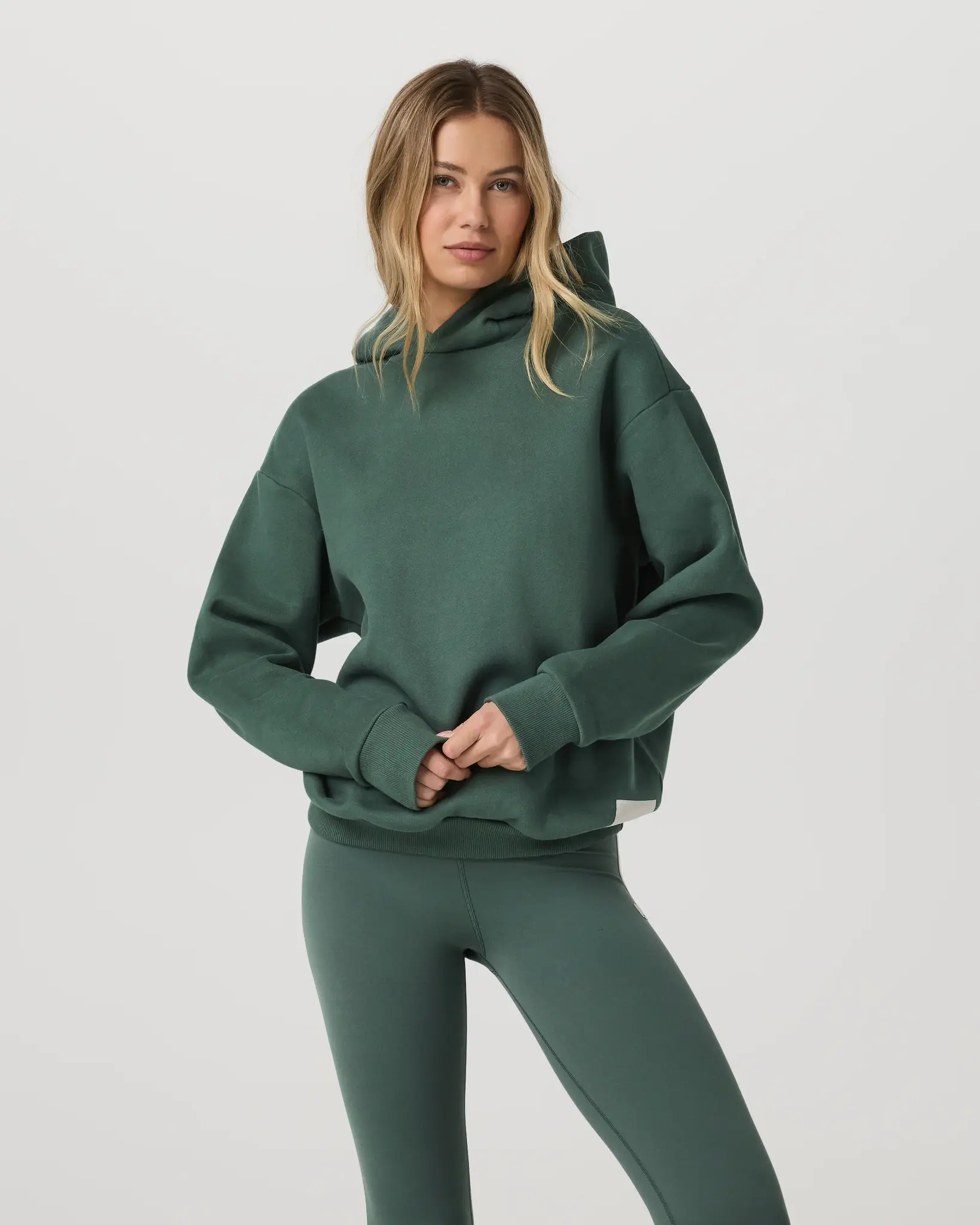 Vuori WOMEN'S RESTORE OVERSIZED HOODIE