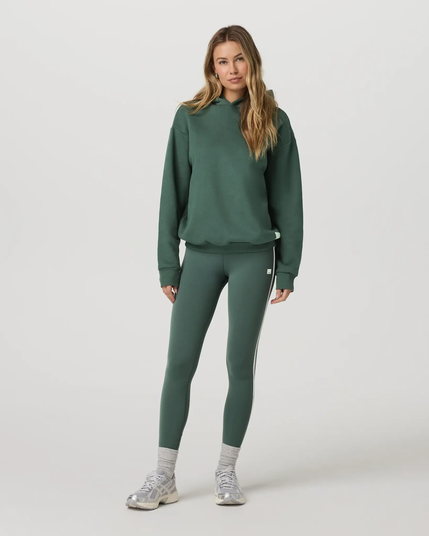 Vuori WOMEN'S RESTORE OVERSIZED HOODIE