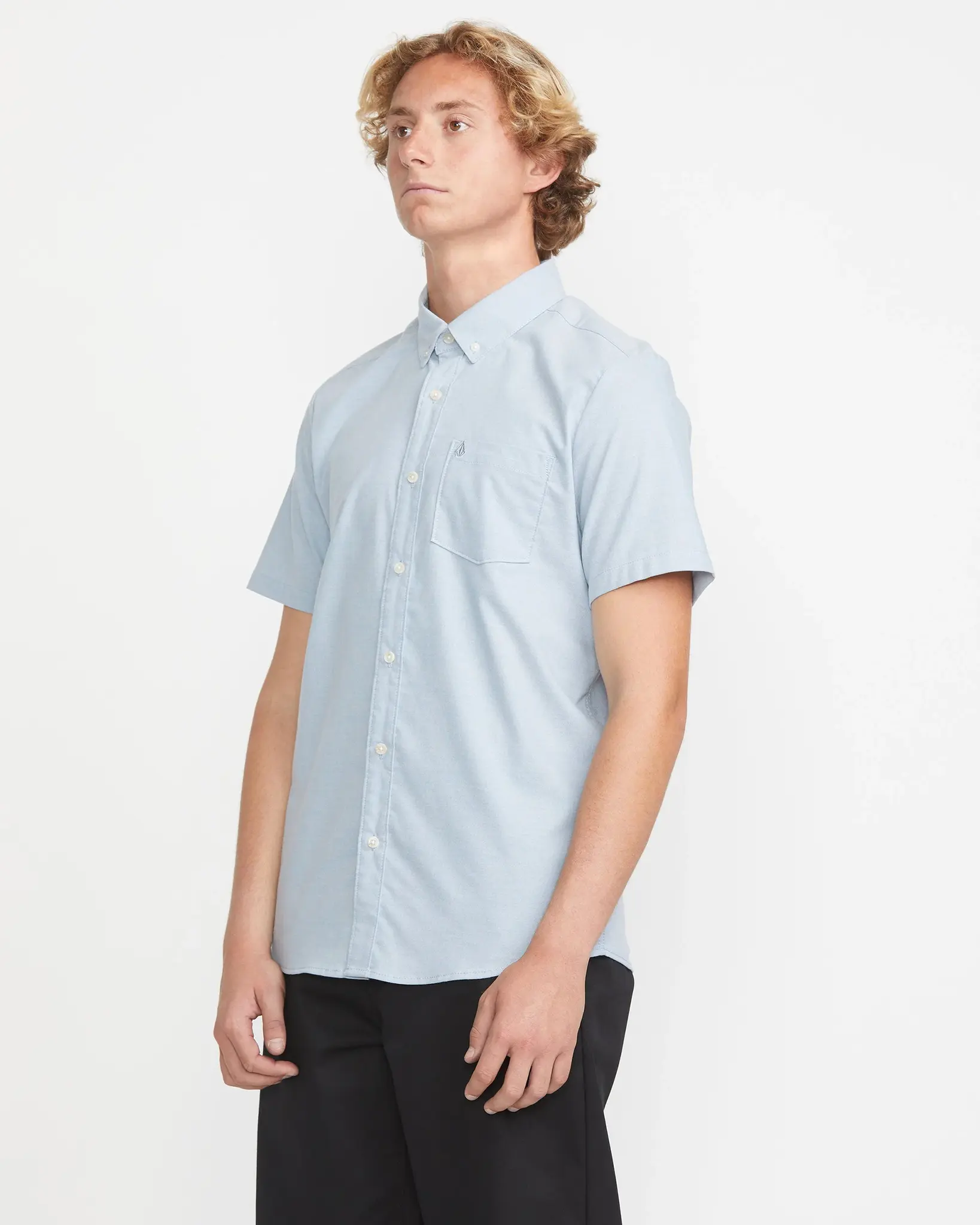 Volcom MEN'S EVERETT OXFORD SHORT SLEEVE SHIRT