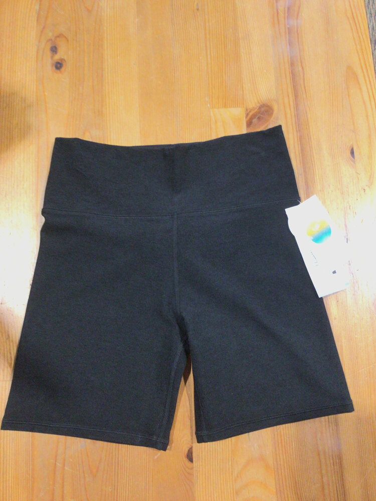 Vuori WOMEN'S CLEAN ELEVATION SHORTY 6"