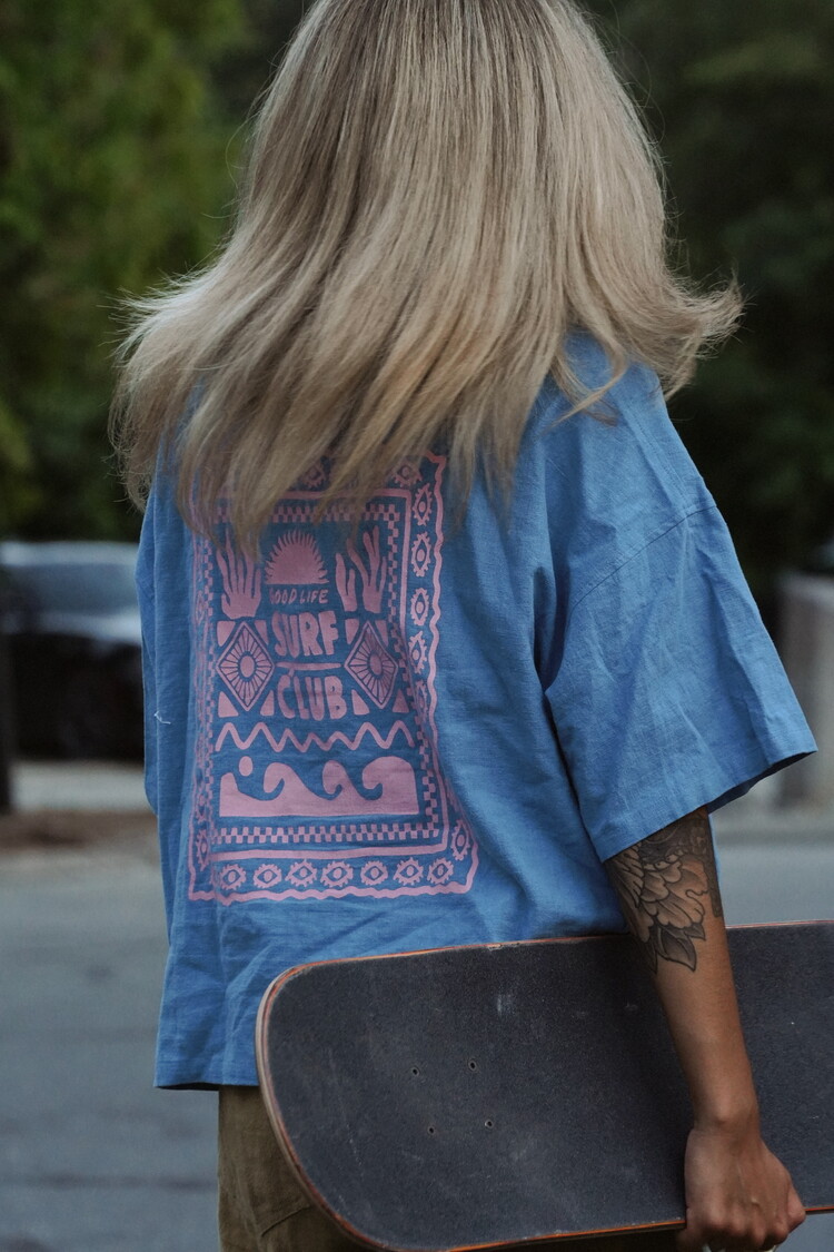 Notice the reckless FEMMES SURF CLUB SHORT-SLEEVE SHIRT