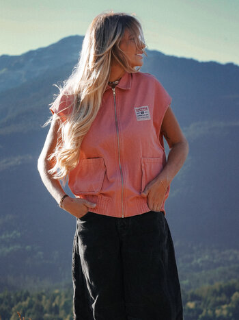 Notice the reckless FEMMES DUSTY ROSE JEANS VEST