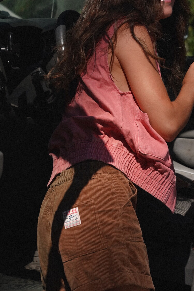 Notice the reckless WOMEN'S DUSTY ROSE JEANS VEST