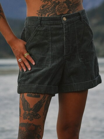 Notice the reckless WOMEN'S TEAL CORDUROY SHORT