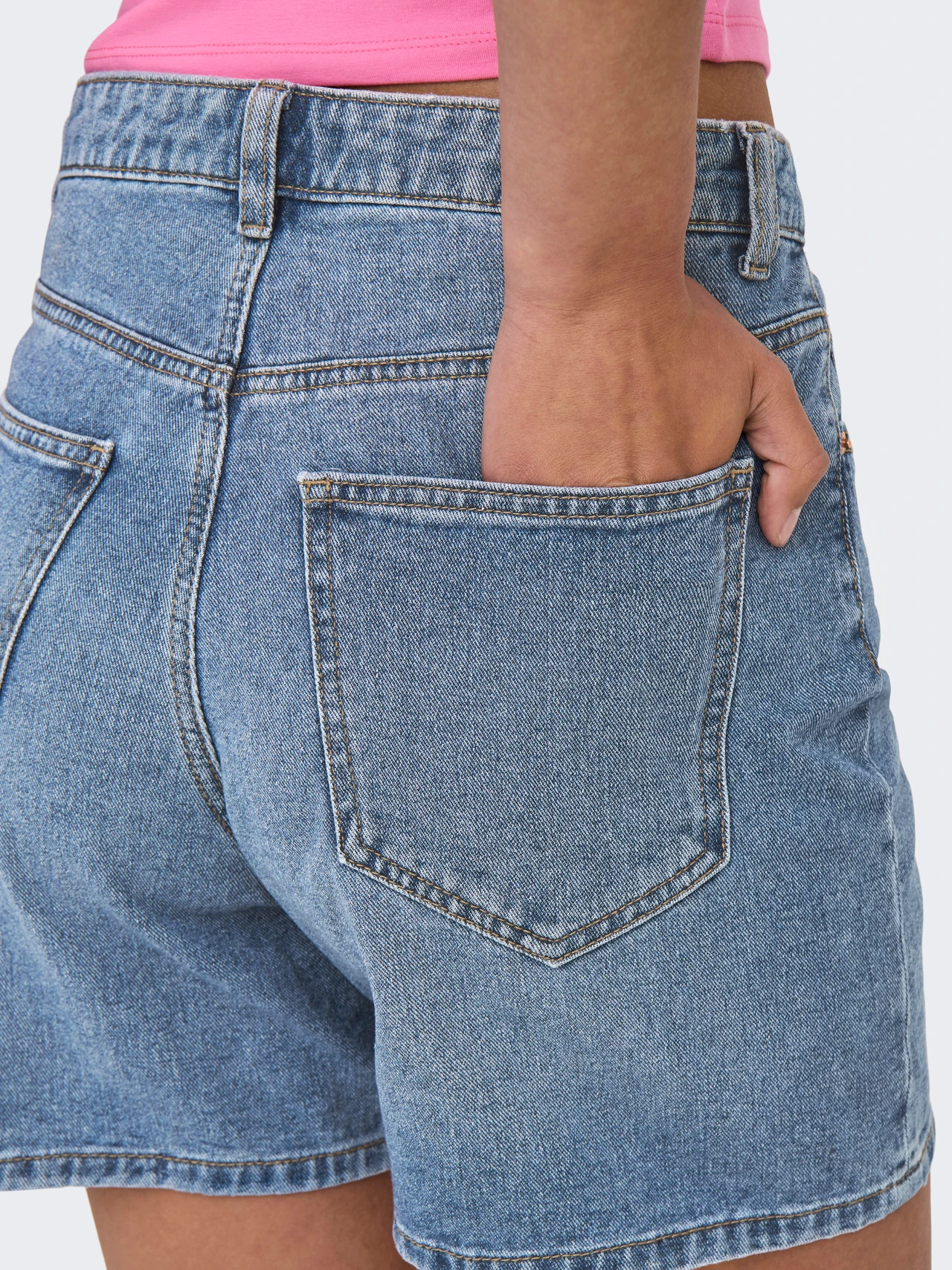 Only FEMMES PHINE DENIM SHORTS