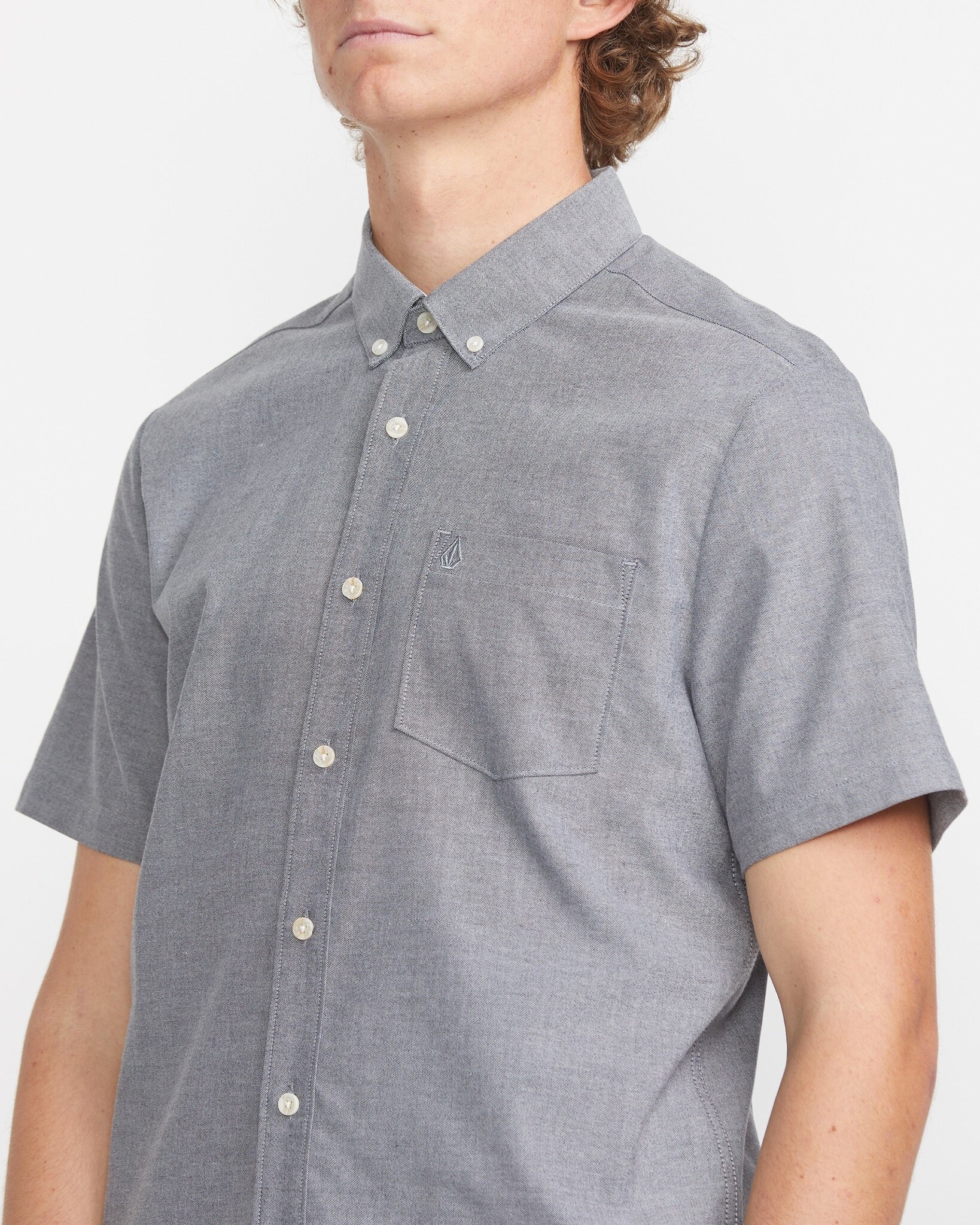 Volcom MEN'S EVERETT OXFORD SHORT SLEEVE SHIRT