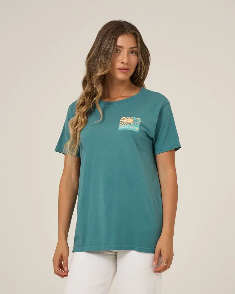 Salty crew WOMEN'S RISE AND SMILE BOYFRIEND TEE