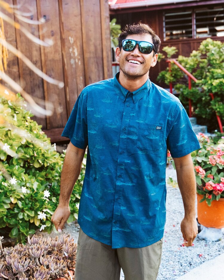 Salty crew MEN'S BREEZER PERFORATED BUTTON UP