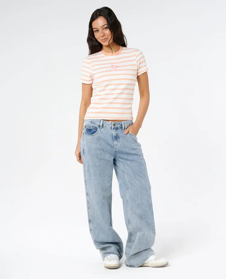 RIP CURL  WOMEN'S HALF MOON BAY FITTED TEE