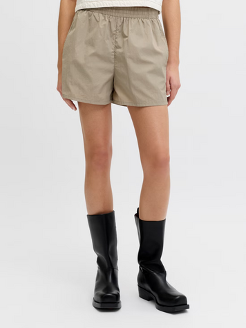 JJXX WOMEN'S NILA LIGHT TRACK SHORTS VINTAGE KHAKI