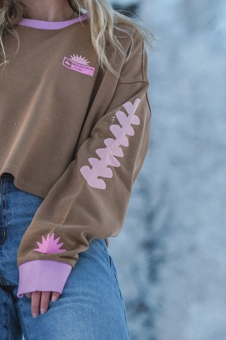 Notice the reckless WOMEN'S GREAT WHITE NORTH CROPPED LONG SLEEVE
