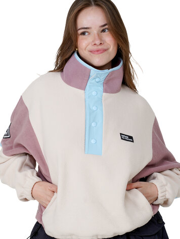 Notice the reckless FEMMES VALLIERE CROPPED FLEECE