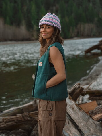 Notice the reckless WOMEN'S EMERALD CROPPED VEST