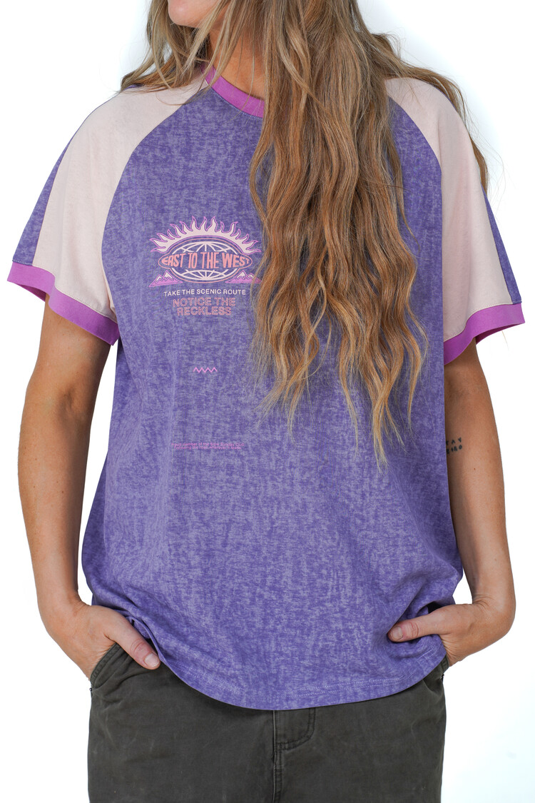 Notice the reckless WOMEN'S SCENIC ROUTE RAGLAN OVERSIZED TEE