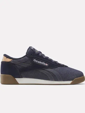 Reebok FEMMES FREESTYLE LO TRAINERS DARK INDIGO/CHALK/GUM
