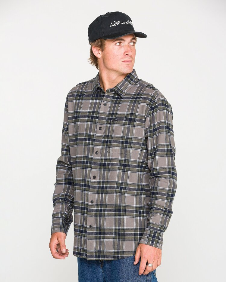 Volcom MEN'S CADEN PLAID LONG SLEEVE