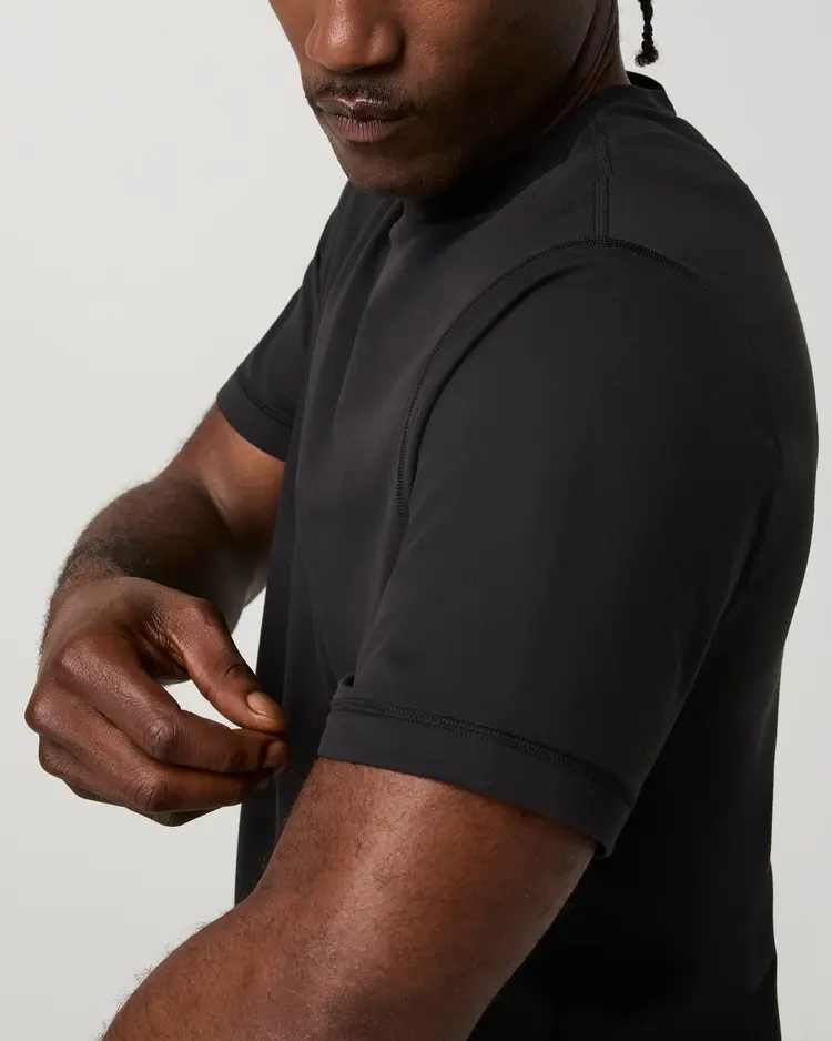 Vuori MEN'S SHORT SLEEVE PONTO PERFORMANCE TEE