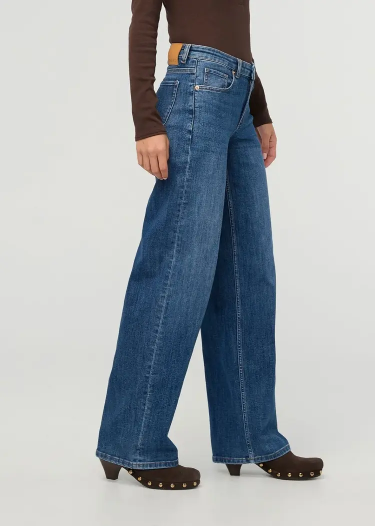 Du/er FEMMES PERFORMANCE DENIM + LOOSE STRAIGHT