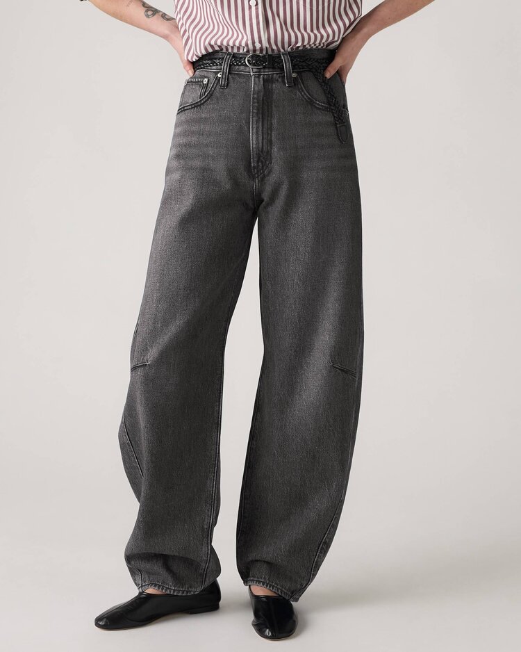 Levis WOMEN'S CINCH BARREL 31 JEANS