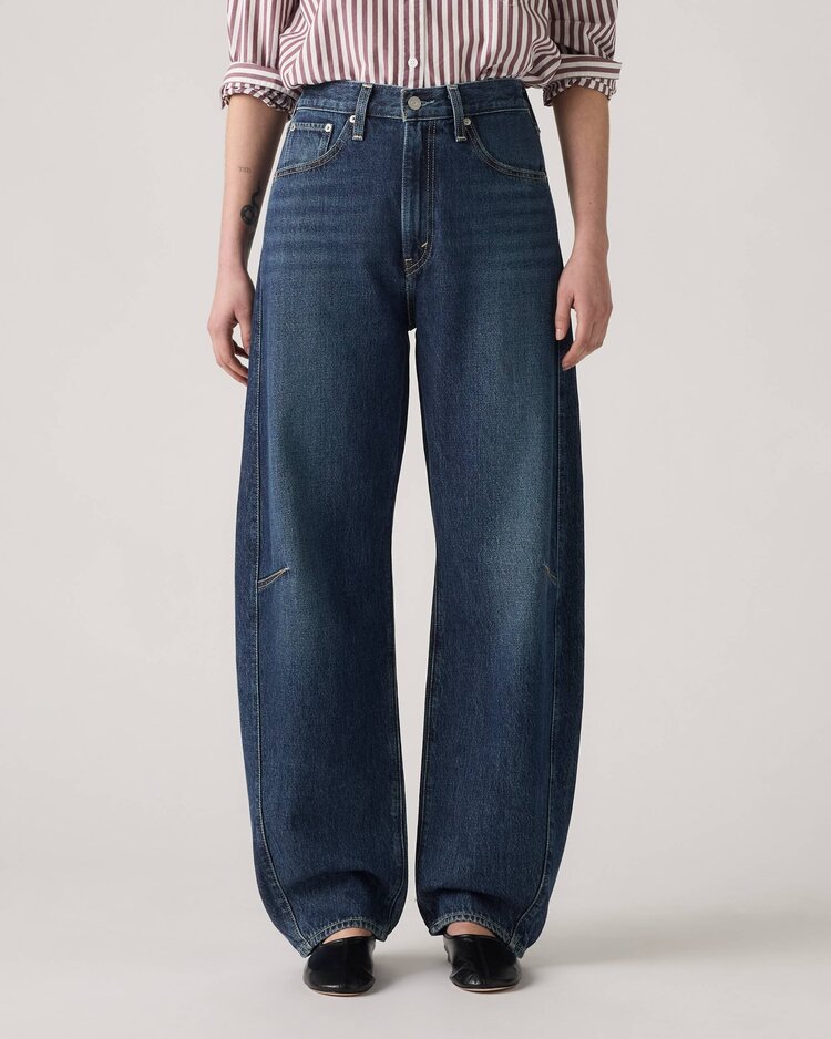 Levis WOMEN'S CINCH BARREL 31 JEANS