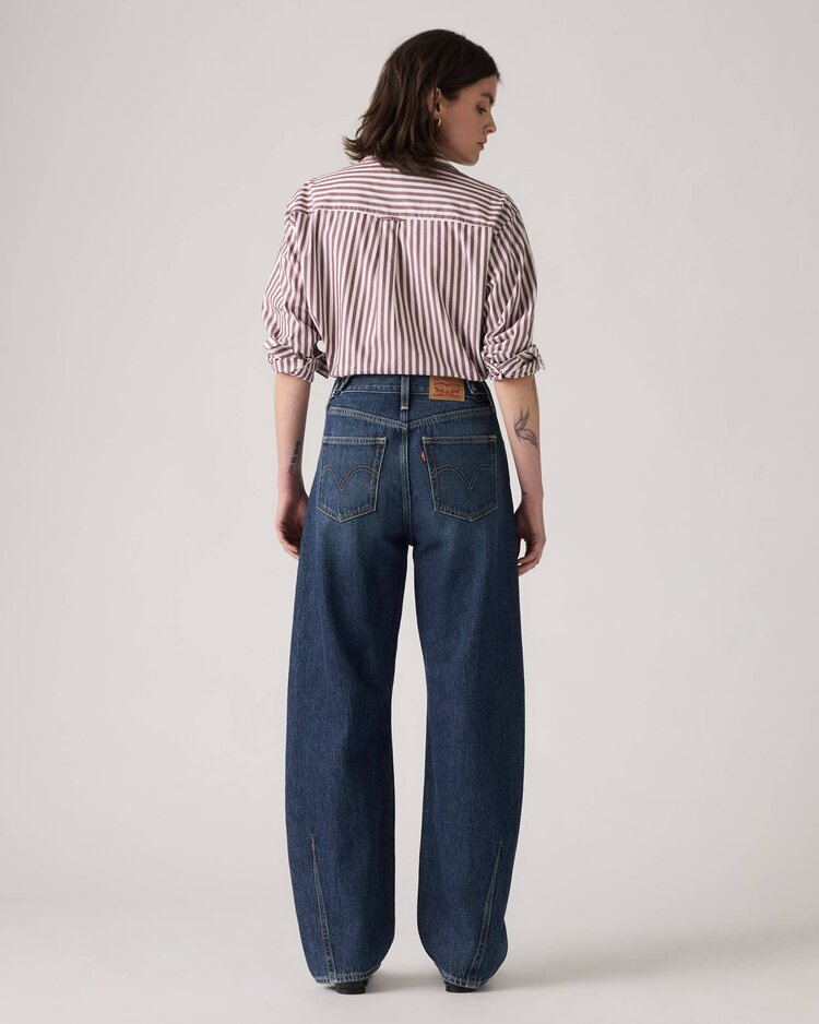 Levis WOMEN'S CINCH BARREL 31 JEANS