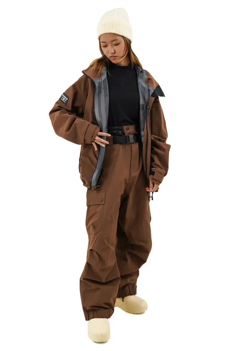 Notice the reckless FEMMES MUDSTONE 3-LAYER OUTER SHELL PANTS