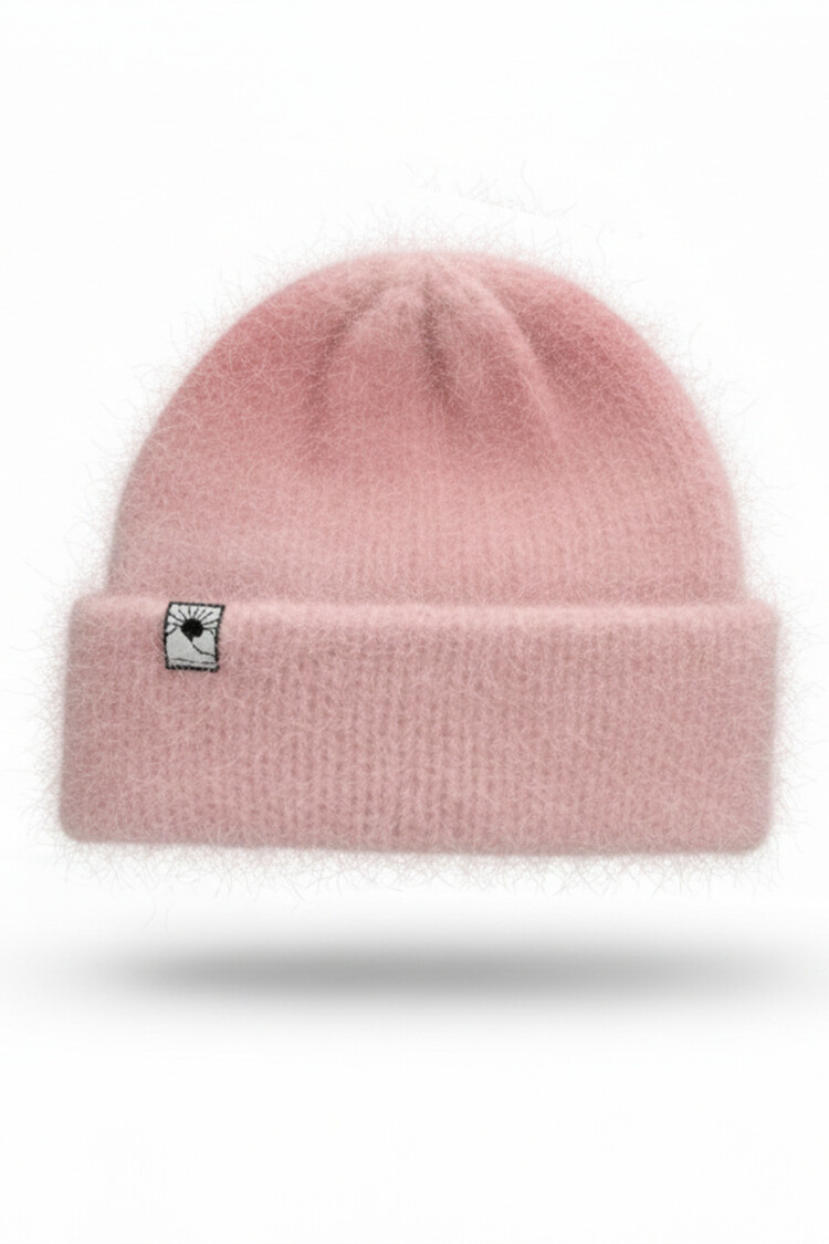 Notice the reckless FEMMES TUQUE PINK HAZE MOHAIR