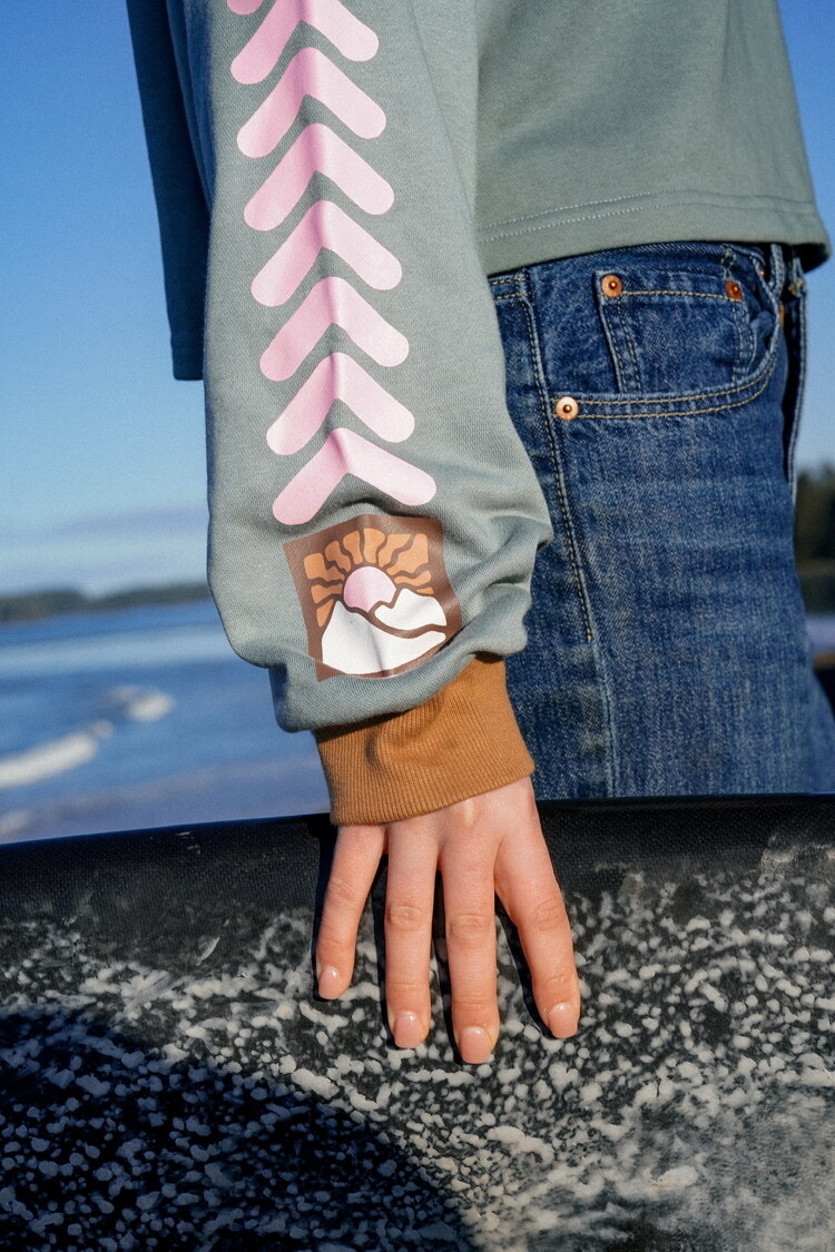 Notice the reckless WOMEN'S NO BAD DAYS CROPPED LONG SLEEVE