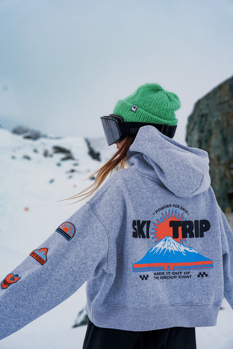 Notice the reckless WOMEN'S SKI TRIP CROPPED HOODIE