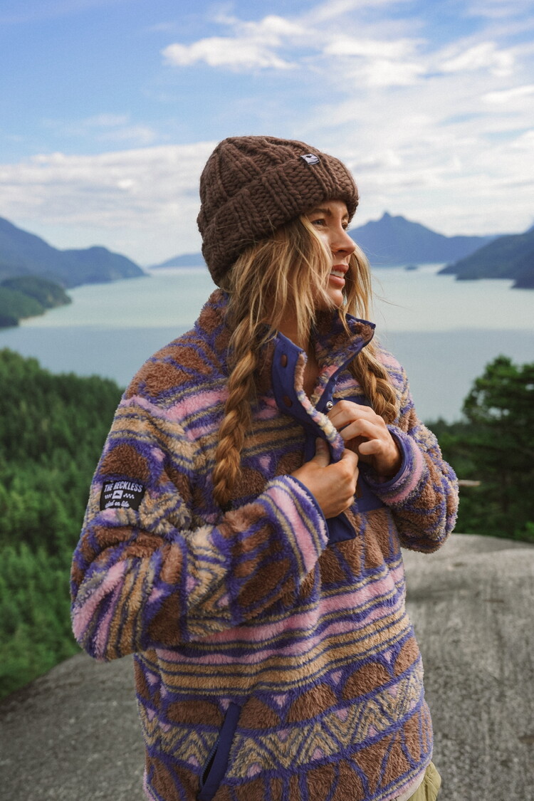 Notice the reckless WOMEN'S HOLLOWAY FLUFFY FLEECE