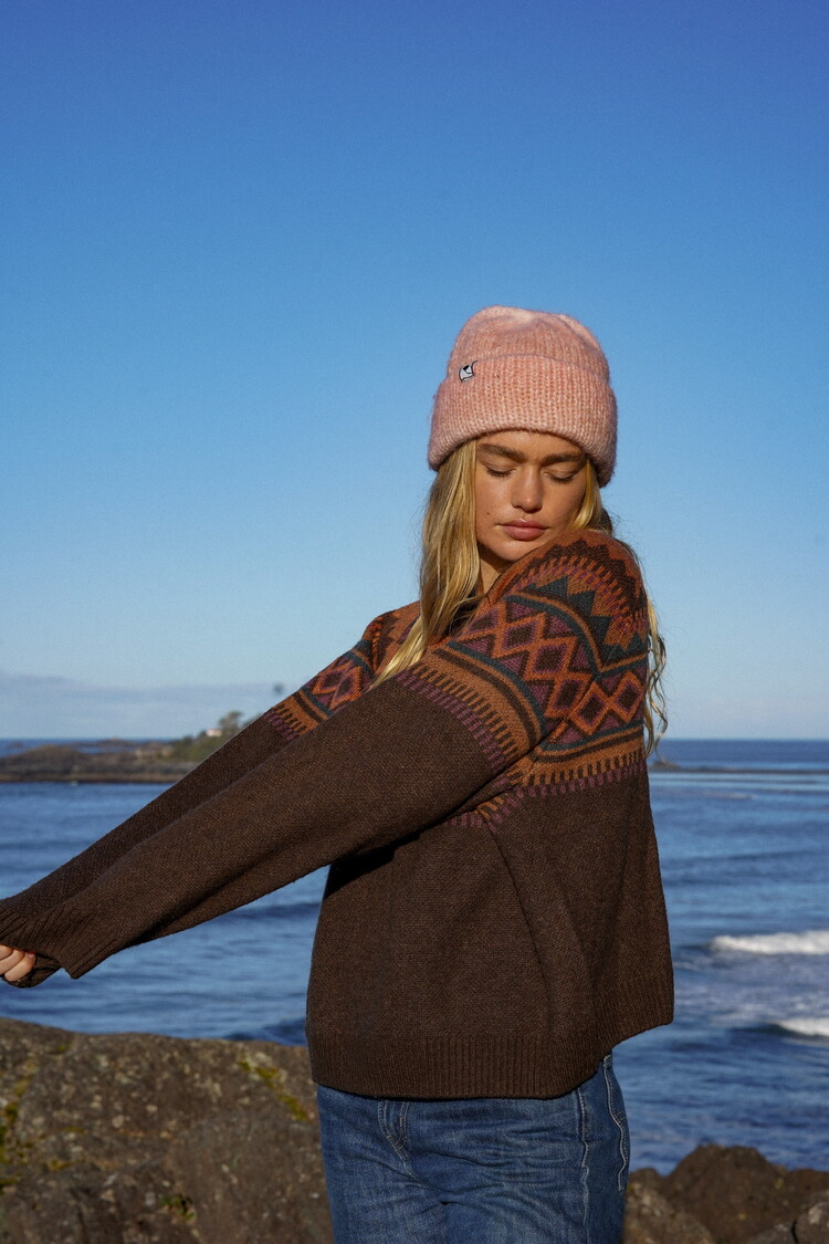 Notice the reckless WOMEN'S OAKRIDGE RAGLAN SHORT SWEATER