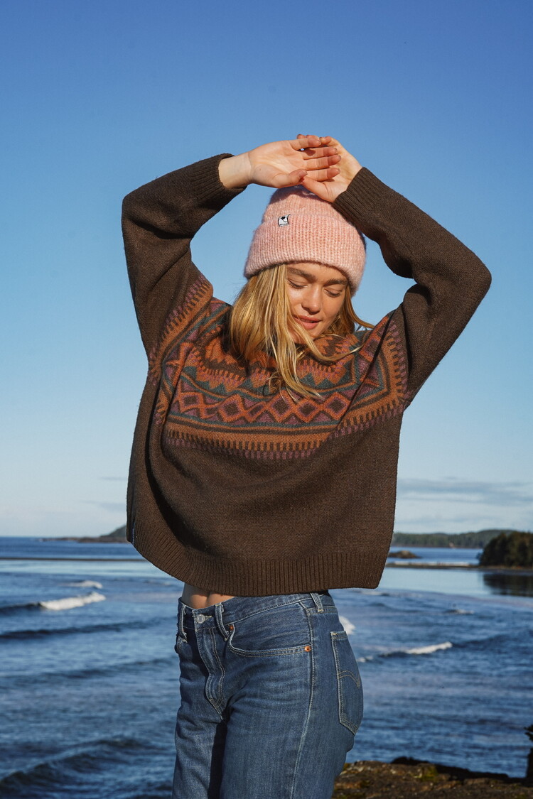 Notice the reckless FEMMES OAKRIDGE RAGLAN SHORT SWEATER