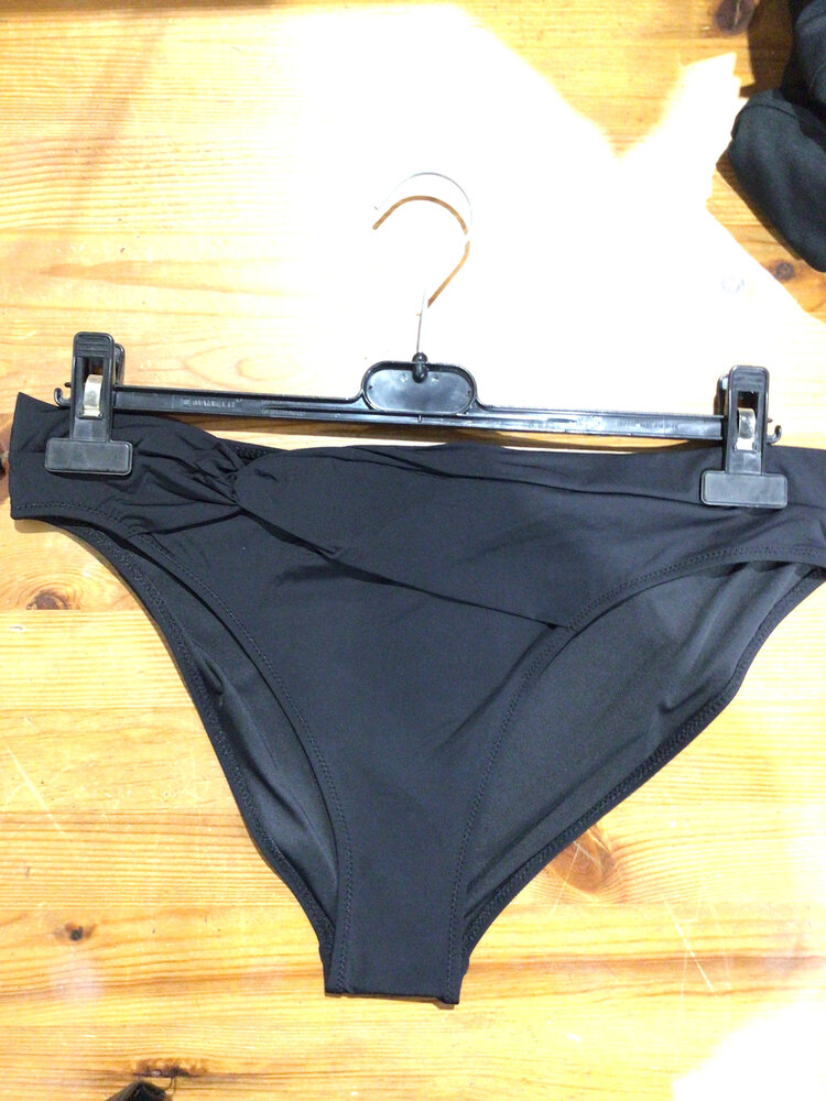 Everyday Sunday FEMMES CLASSIC BIKINI BOTTOM WITH FRONT TWIST