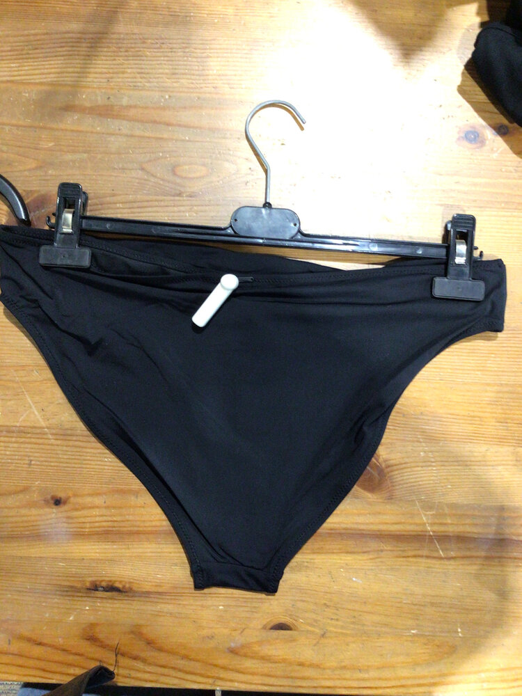 Everyday Sunday WOMEN'S CLASSIC BIKINI BOTTOM WITH FRONT TWIST