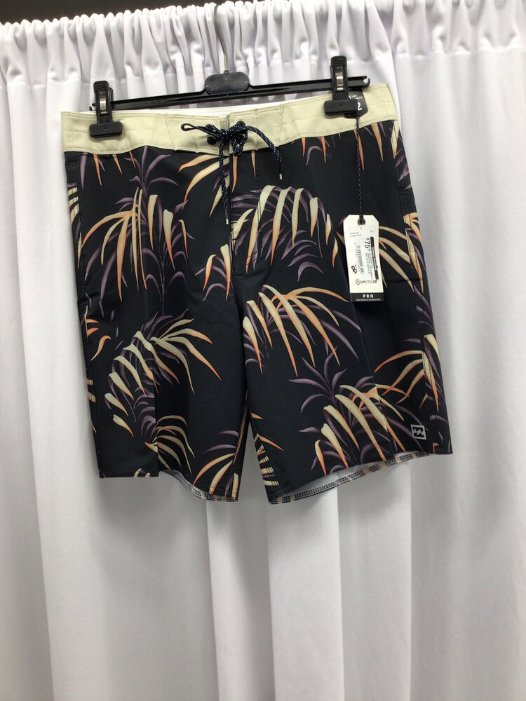 Billabong MEN'S SUNDAYS PRO PERFORMANCE BOARDSHORTS