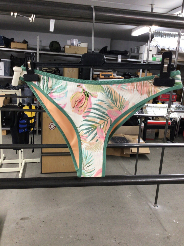 Everyday Sunday FEMMES RIB HIGH-LEG CHEEKY BAS BIKINI