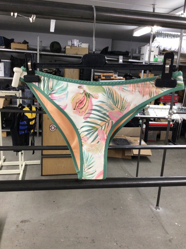Everyday Sunday WOMEN'S RIB HIGH-LEG CHEEKY BIKINI BOTTOM