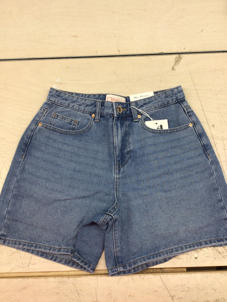 Only FEMMES PHINE DENIM SHORTS