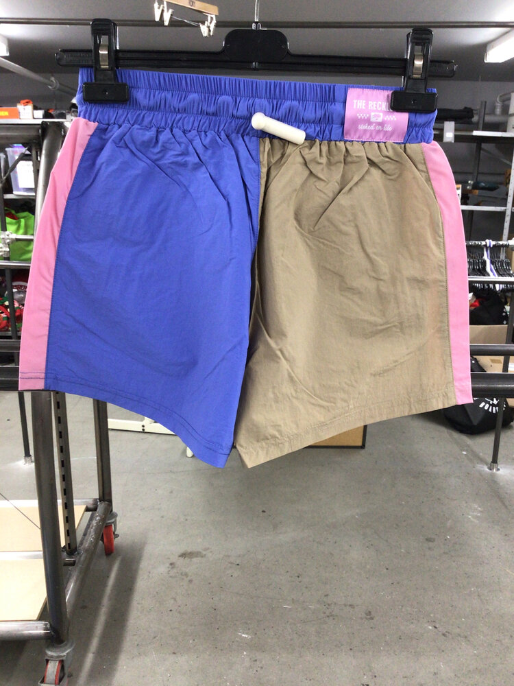 Notice the reckless FEMMES CASTAWAY SHORTS