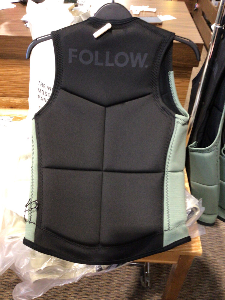 Follow HOMMES SECTION IMPACT VEST