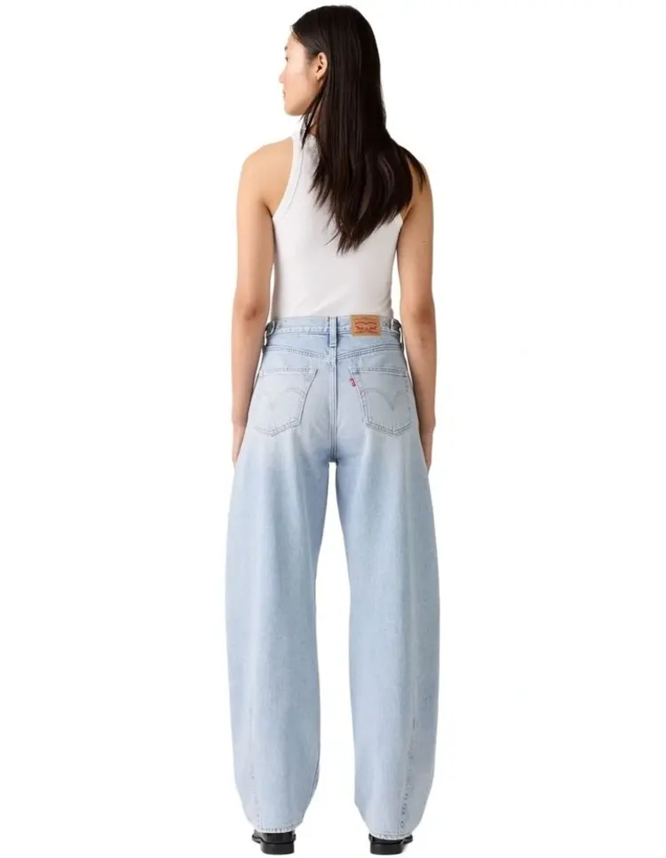 Levis FEMMES CINCH BARREL 31 JEANS