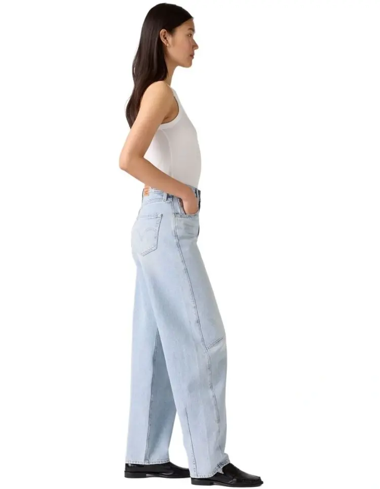 Levis WOMEN'S CINCH BARREL 31 JEANS