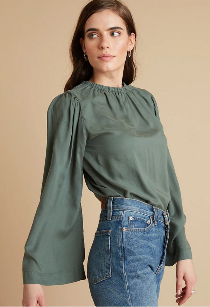 BELLA DAHL BELL SLEEVE ELASTIC NECK TOP