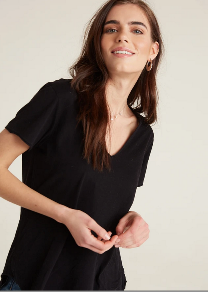 BELLA DAHL RAW EDGE V-NECK TEE