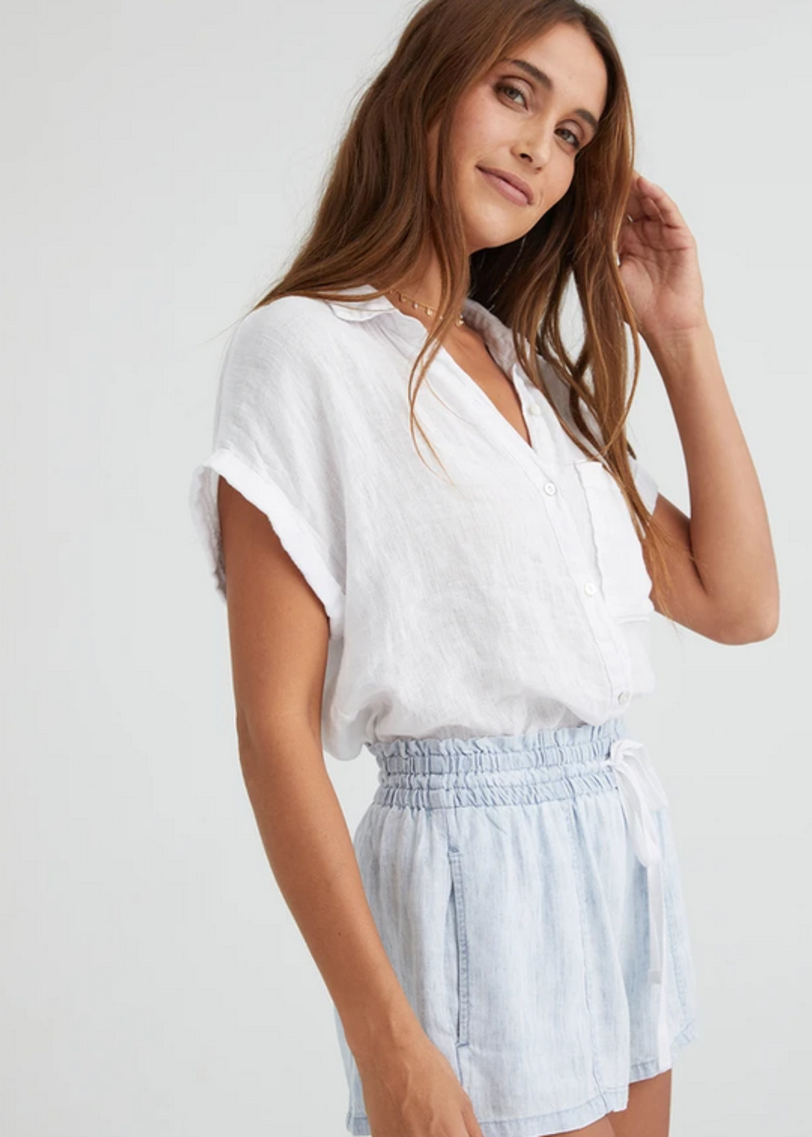 BELLA DAHL SHORT SLEEVE POCKET BUTTON DOWN