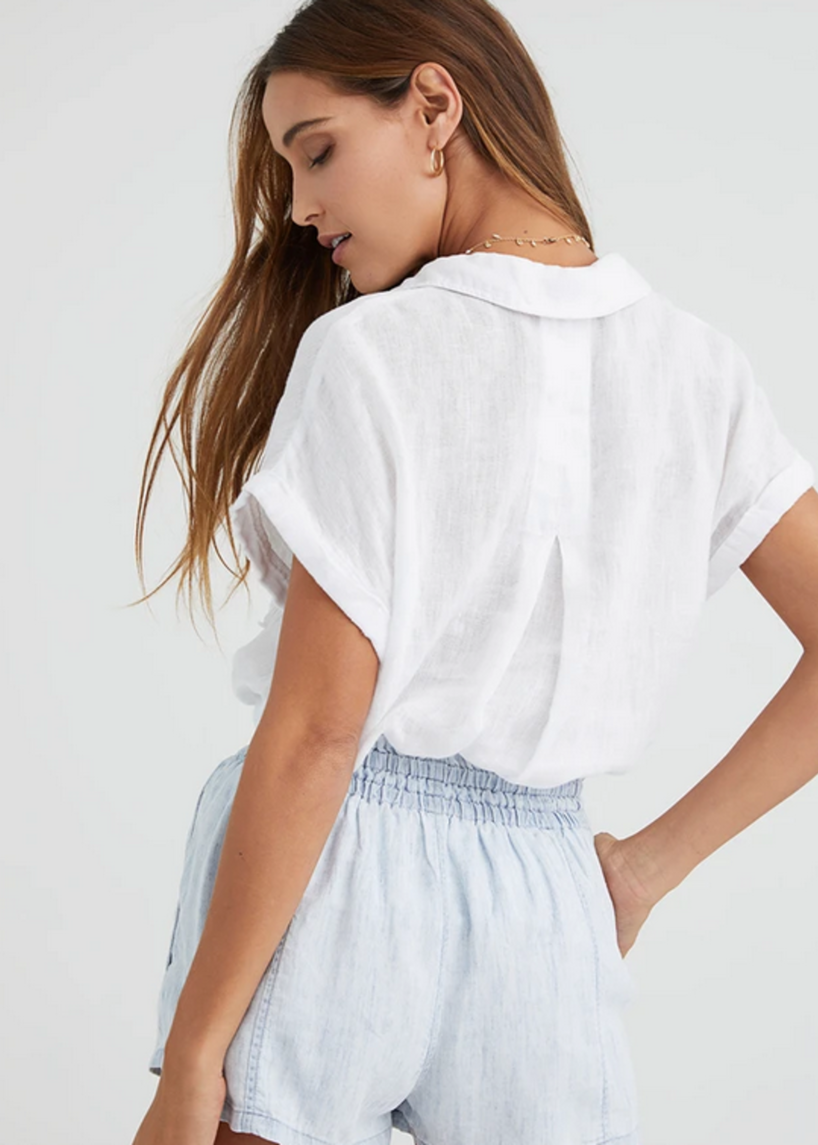 BELLA DAHL SHORT SLEEVE POCKET BUTTON DOWN