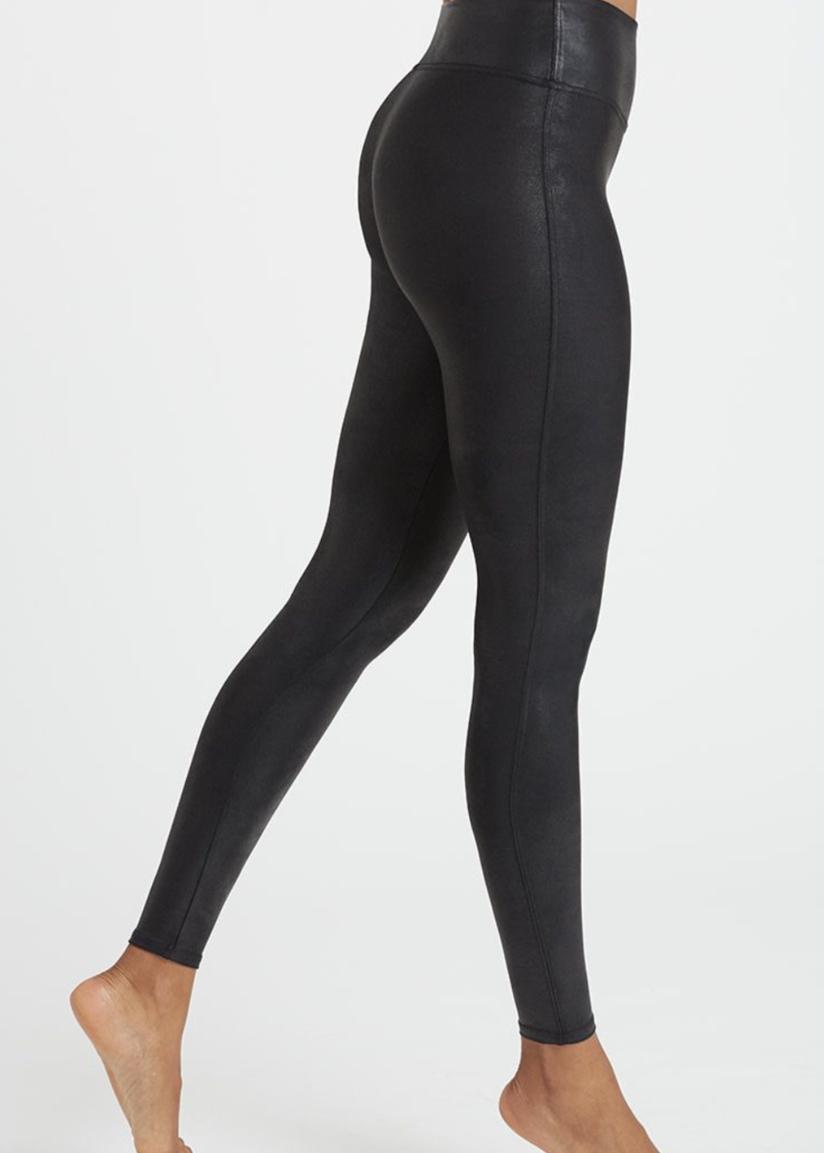 SPANX PETITE FAUX LEATHER LEGGINGS