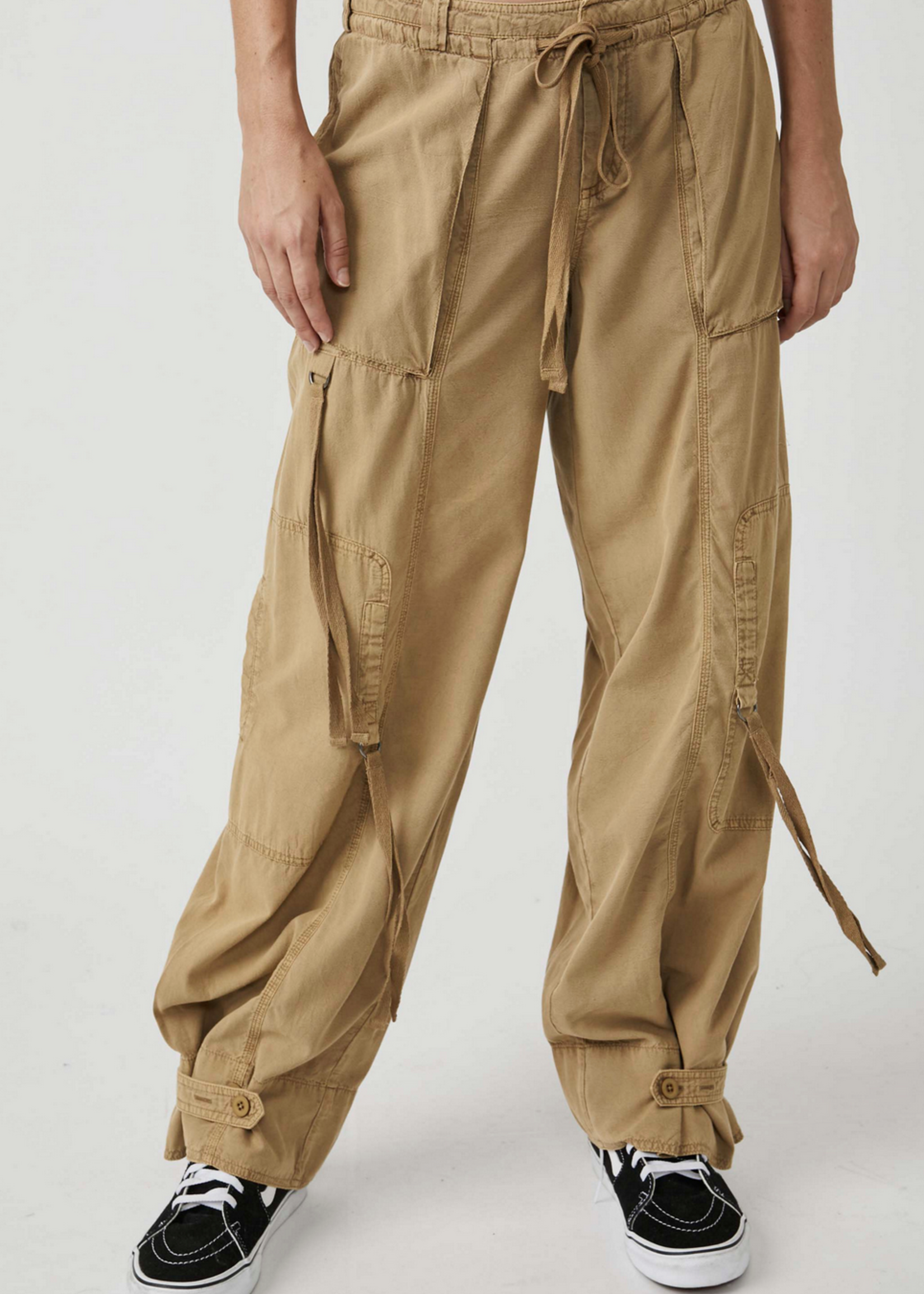 ONE STEP AHEAD PARACHUTE PANT