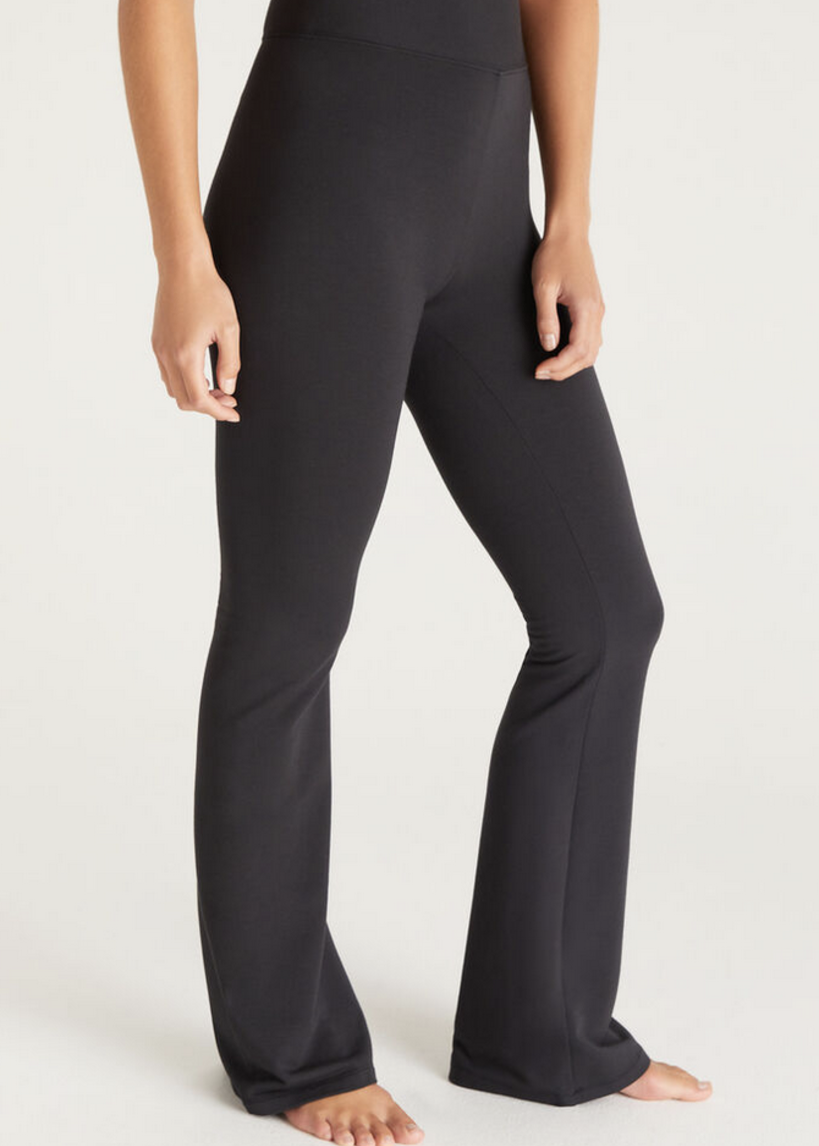 https://cdn.shoplightspeed.com/shops/603189/files/50857847/1652x2313x1/z-supply-active-everyday-flare-pant.jpg